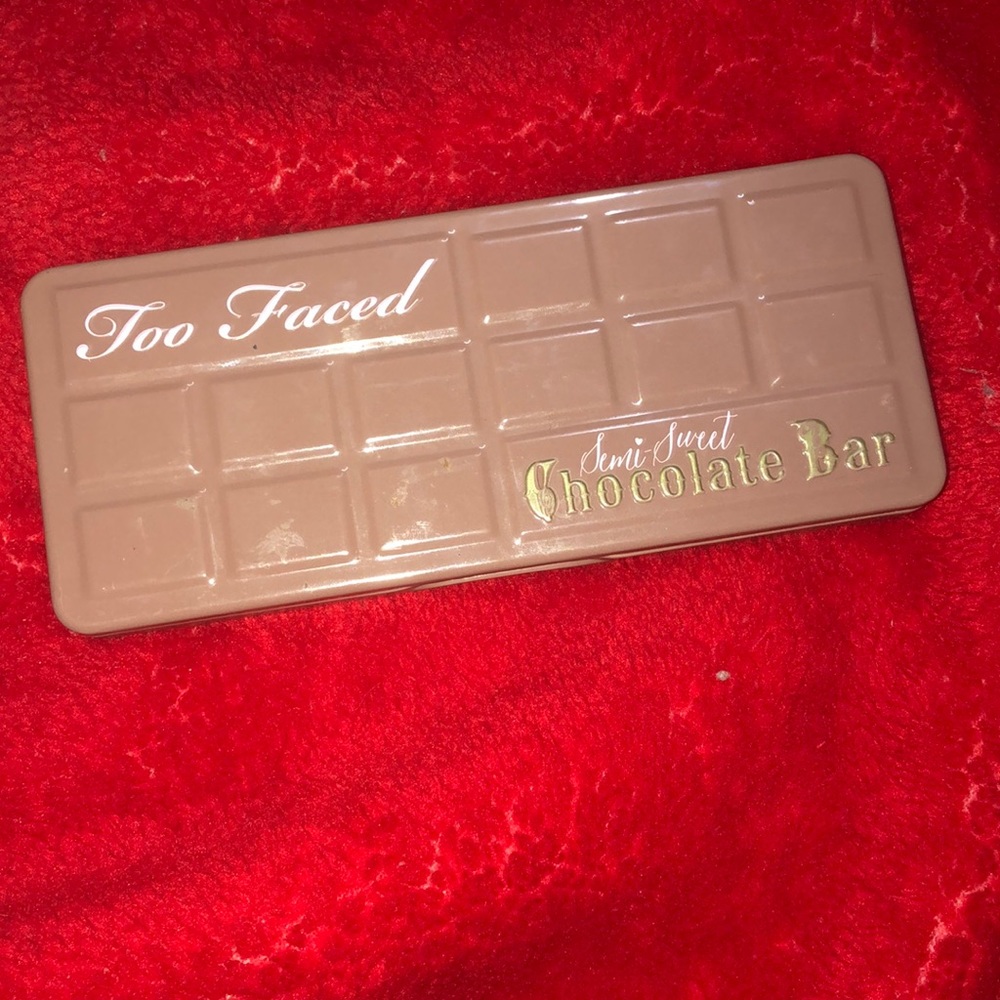 Too faced chocolate palette